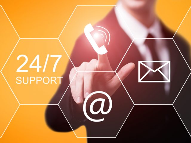 خدمة الدعم الفنى 24/7